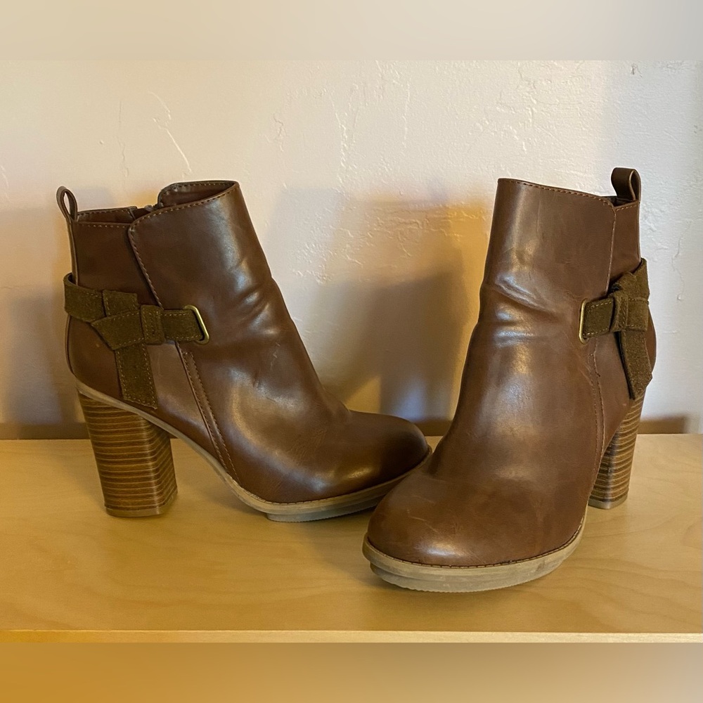 A+ Ellen Ankle Women Block Heel, Ankle Booties - Brown - Size 8 Great Condition